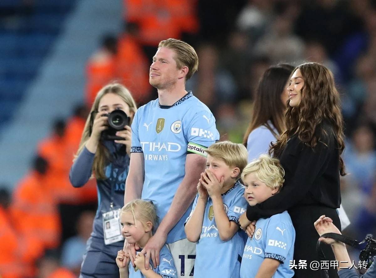 黑白体育-德布劳内重要时刻表现优异，FPX带队取胜！