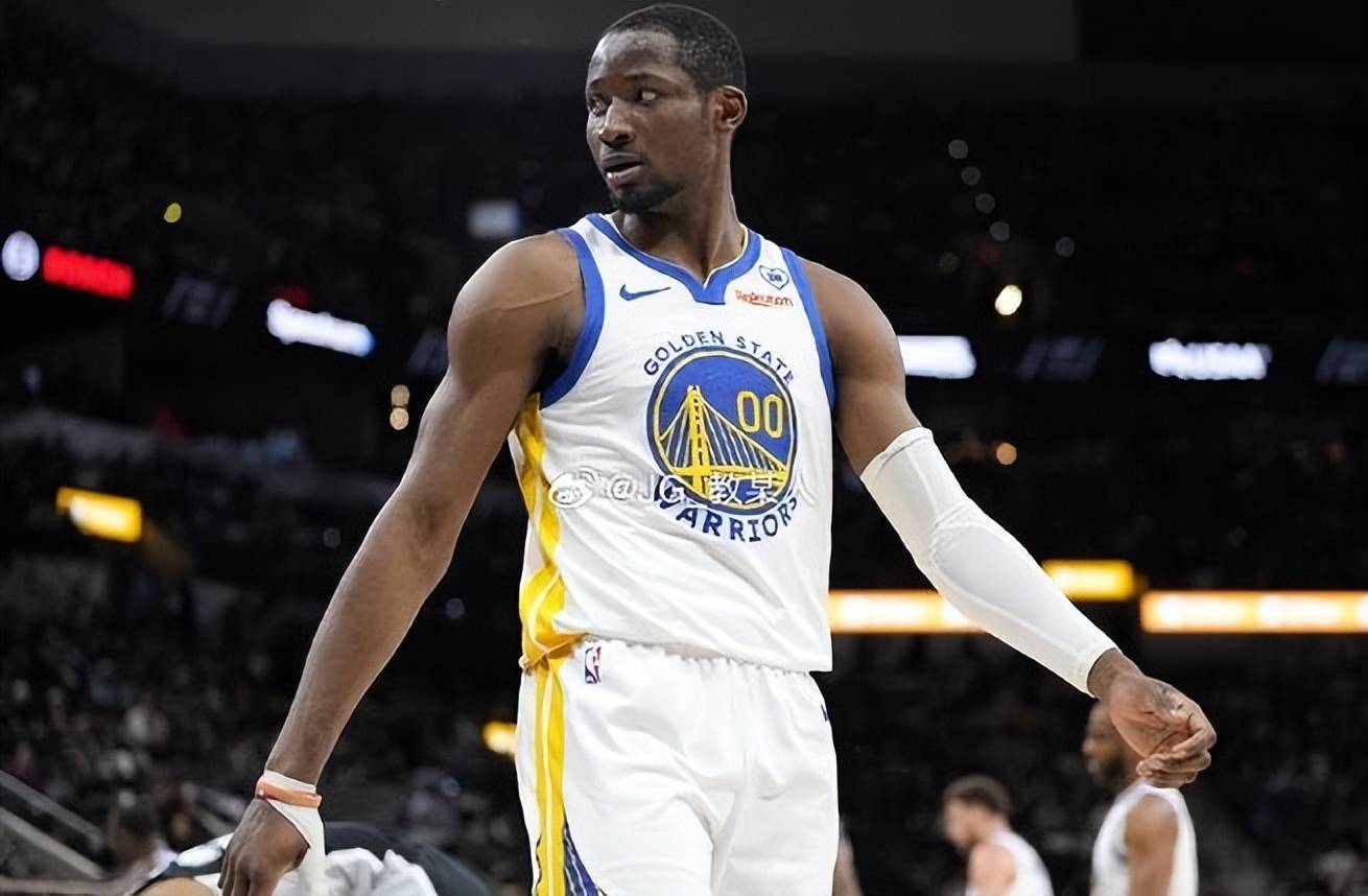 黑白体育-费德勒连续七场比赛得分超过大比分获胜，勇士不断突破！的简单介绍