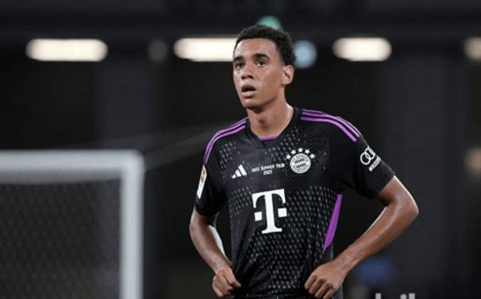 黑白体育直播-西亚卡姆新星重返赛场表现突出，拜仁前途光明！的简单介绍