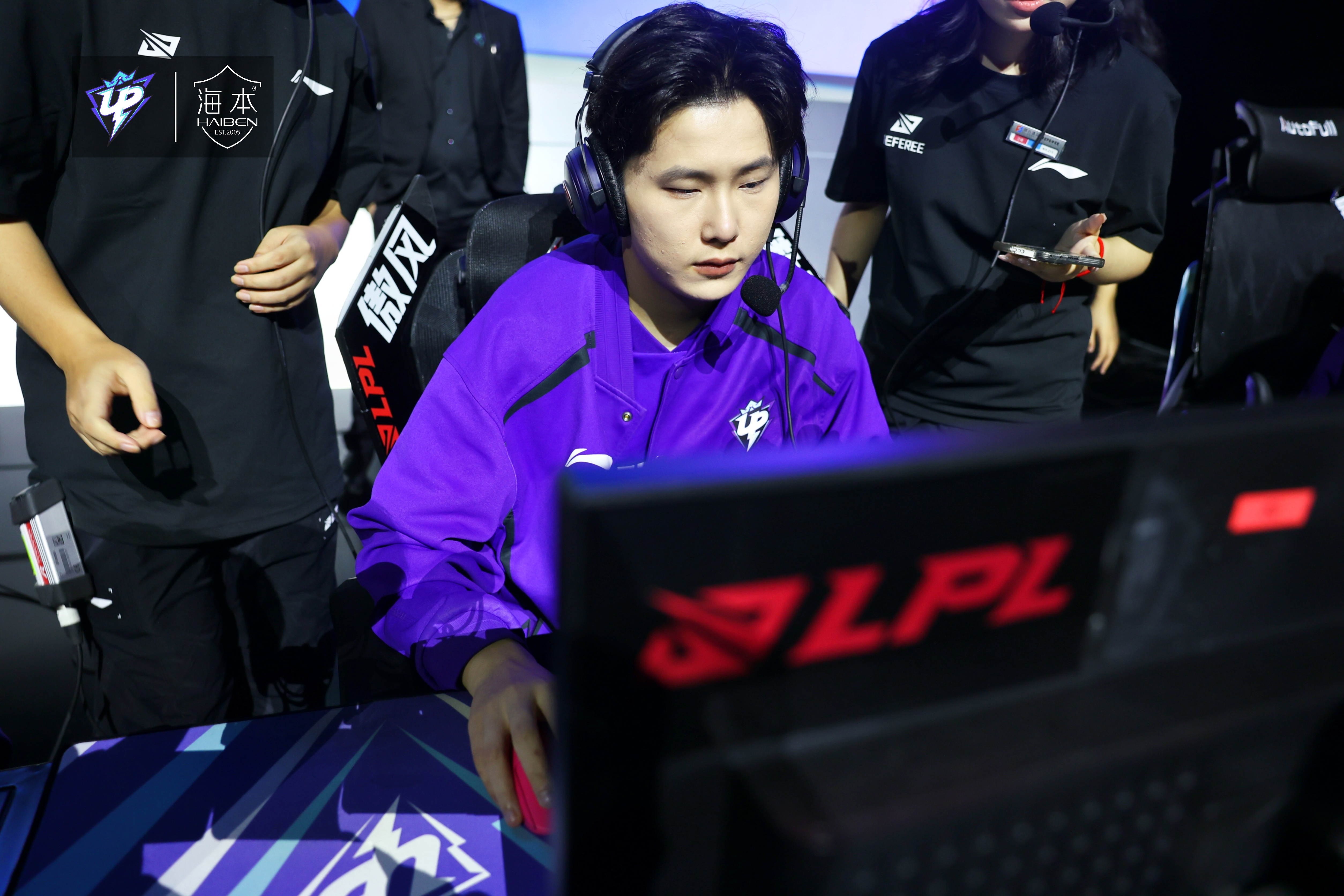 黑白体育-关于Rookie关键节点精彩发挥，TL带队取胜！的信息