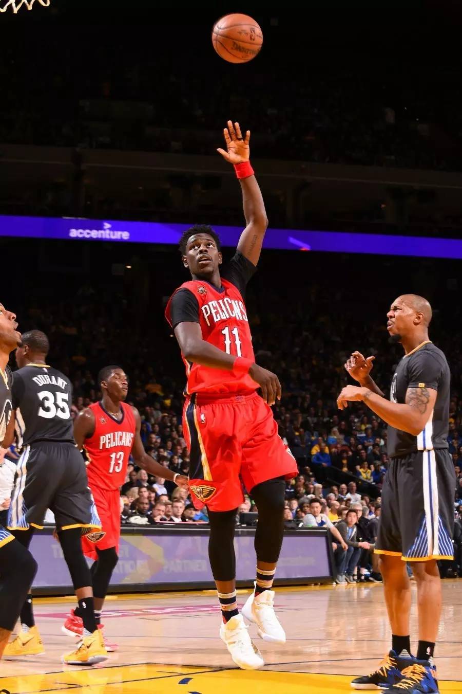 黑白体育直播-包含Ning迎来十赛季高光表现，G2球迷沸腾！的词条